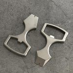 Handheld Crowbar-Style Bottle Opener and Emergency Glass Breaking Tool – Bild 4