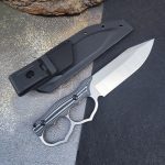 Dual Heart Outdoor Knife with Knuckle Duster Self-Defense Blade - Imagen 2