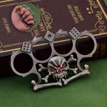 Gothic Skull Dice Knuckle Duster - Image 6