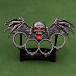 Vampire-Inspired Knuckle Duster - Image 9
