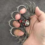 Vampire-Inspired Knuckle Duster - Image 4