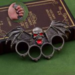 Vampire-Inspired Knuckle Duster - Image 3