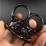 Chaos Brass Knuckles Duster Two-Finger Design for Personal Protection and EDC – Bild 8