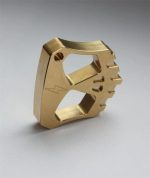 Brass Knuckle Duster with Striking Lightning-Inspired Design - Image 6