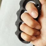 Lightweight Carbon Fiber Knuckle Duster Four-Finger Protector - Image 3