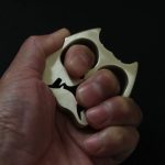 Artistic Dog Head Brass Knuckle Duster Tool for Personal Safety - Image 4