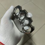 Durable Solid Knuckle Duster EDC Tool for Personal Protection - Image 4