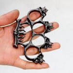 WolfGuard Knuckle Duster for Quick and Effective Window Breaking - Imagen 2