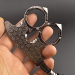 Fist Guard Window Breaker Knuckle Duster in Metal for Protection - Imagen 3
