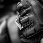 Titanium Mini Knuckle Duster with Built-in Window Breaking Feature – Bild 5