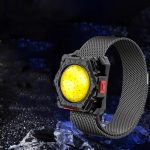 Multifunctional Outdoor Flashlight with Bright Light and Tool Features - immagine 6
