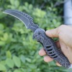 Sturdy Carved Folding Blade Outdoor Knife - Image 2