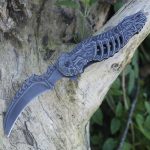 Sturdy Carved Folding Blade Outdoor Knife - Image 6