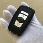 Car Key Stun Gun with Portable Electric Shock Function for Safety - Image 2
