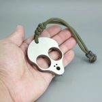 Portable Alien-Inspired Titanium Knuckle Duster for Self-Defense - Image 2