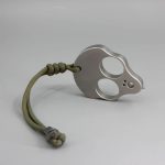 Portable Alien-Inspired Titanium Knuckle Duster for Self-Defense - Image 7