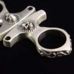 Durable Retro Skull Brass Knuckle Guard EDC Tool - Image 4