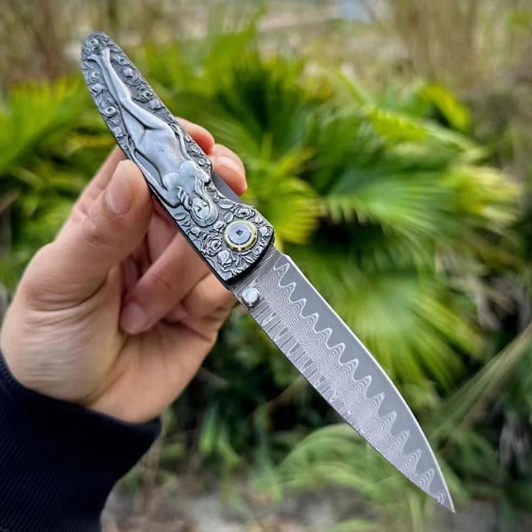 Vintage Handle Folding Knife Featuring a Damascus Steel Blade - Imagen 9