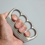 Thickened Steel Knuckle Duster Non-slip Self-defense EDC - Imagen 4