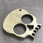 Skull Two-Finger Knuckle Duster EDC Tool Decoration – Bild 2
