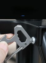 Titanium Multi-Tool Keychain with Waist Hook and EDC Car Bottle Opener - Imagen 6
