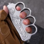 Creative Pattern Knuckle Duster Self-defense Window Breaking Gear Tool - Imagen 6