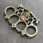Gothic Skull Dice Knuckle Duster - Image 3